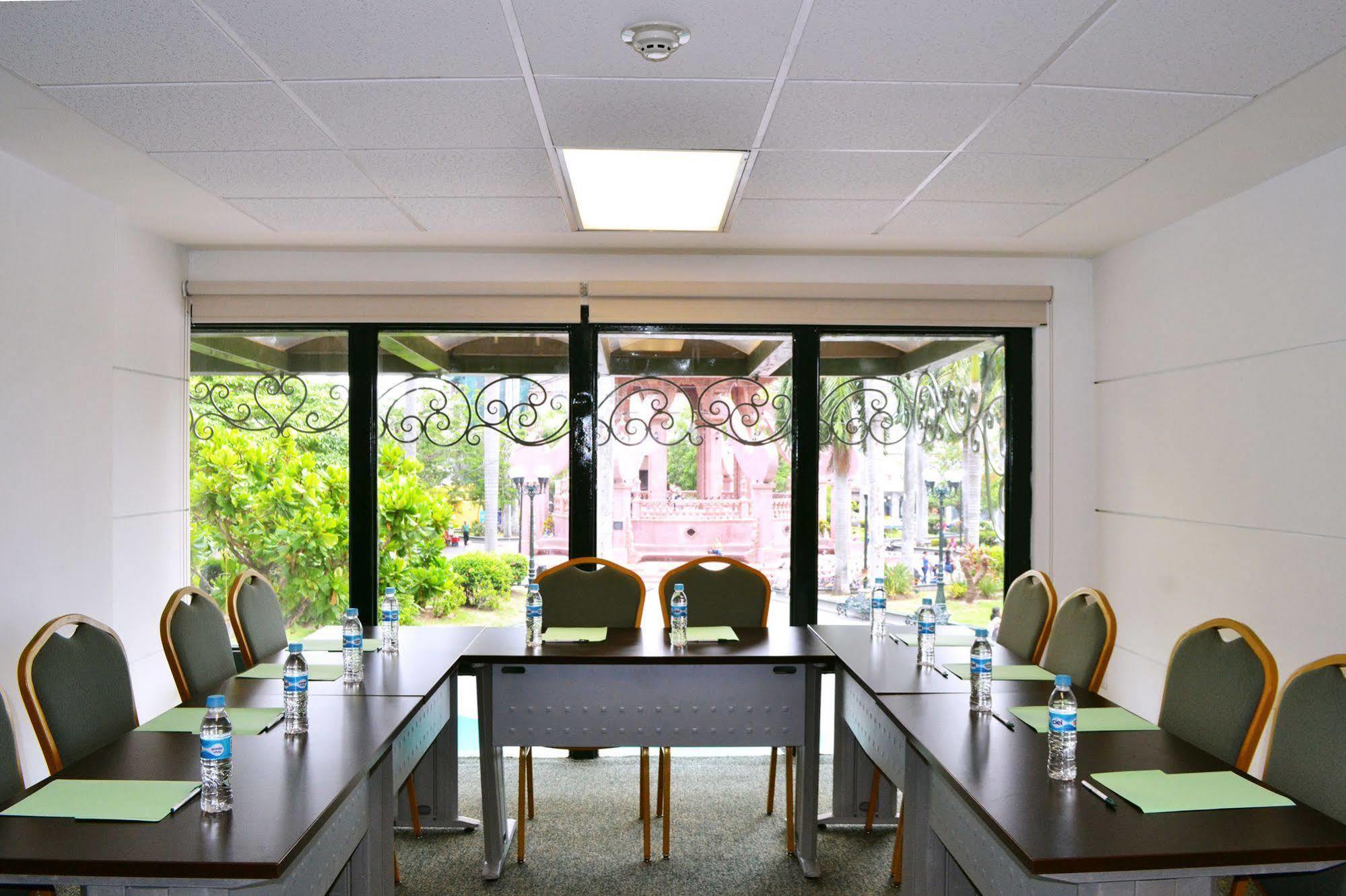 Hs Hotsson Smart Value Tampico Hotell Exteriör bild